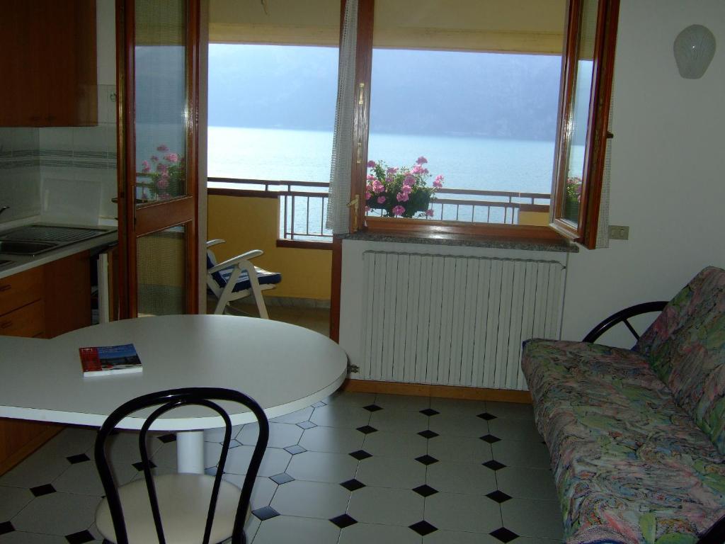 Residence San Vito Brenzone sul Garda Rom bilde