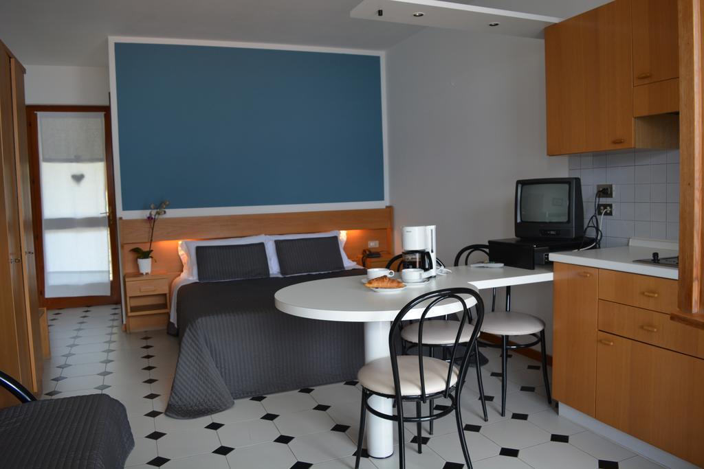 Residence San Vito Brenzone sul Garda Eksteriør bilde