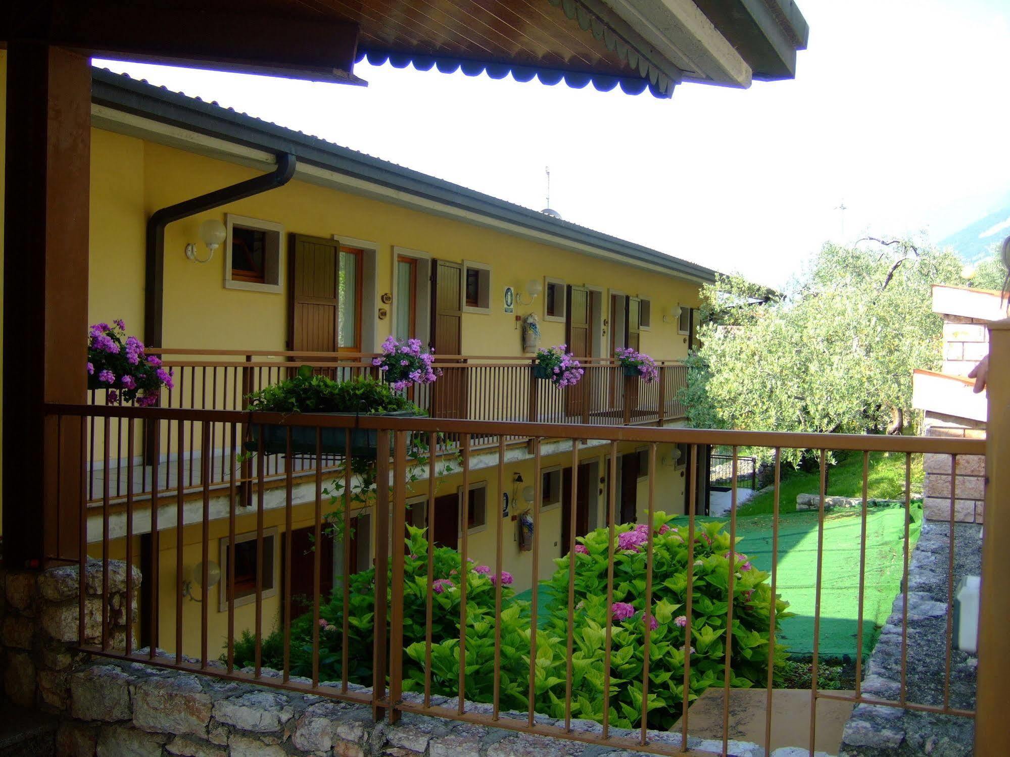 Residence San Vito Brenzone sul Garda Eksteriør bilde